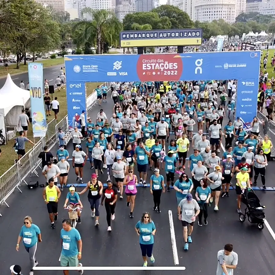 Corrida de rua no Rio de Janeiro — estrutura de som e palco da FBS