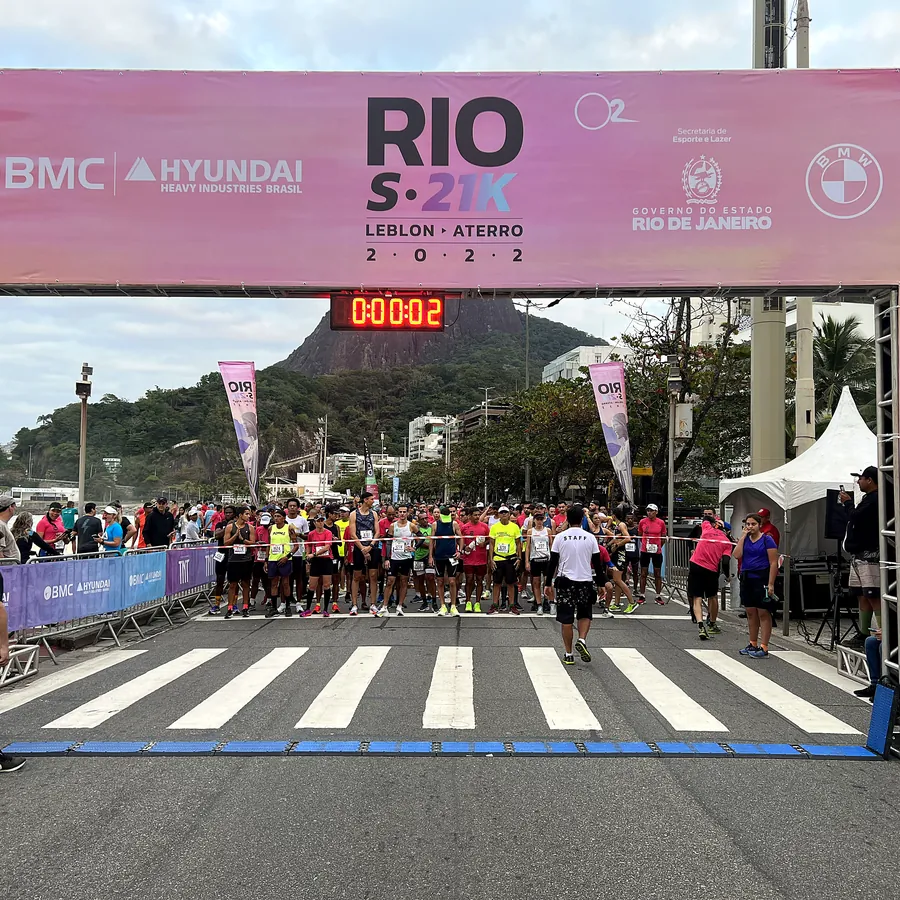 Corrida de rua no Rio de Janeiro — estrutura de som e palco da FBS