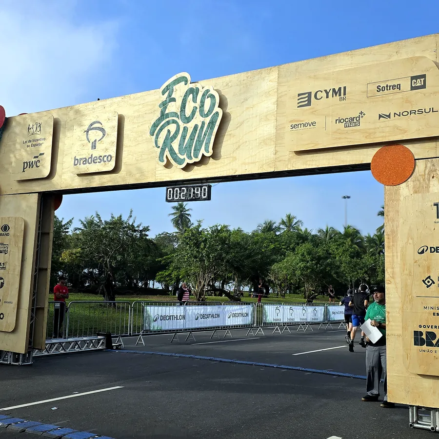 Corrida de rua no Rio de Janeiro — estrutura de som e palco da FBS