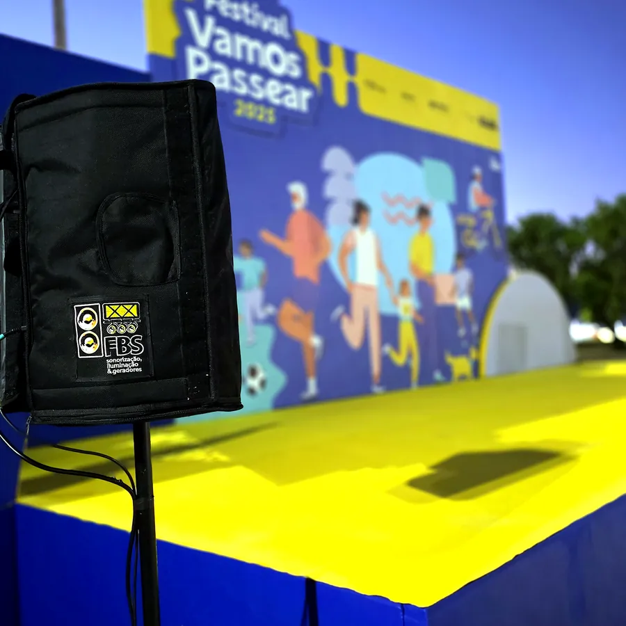 Corrida de rua no Rio de Janeiro — estrutura de som e palco da FBS