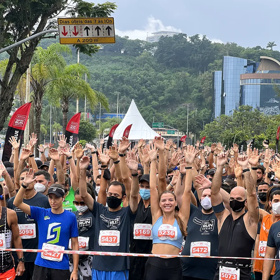 Corrida de rua no Rio de Janeiro — estrutura de som e palco da FBS